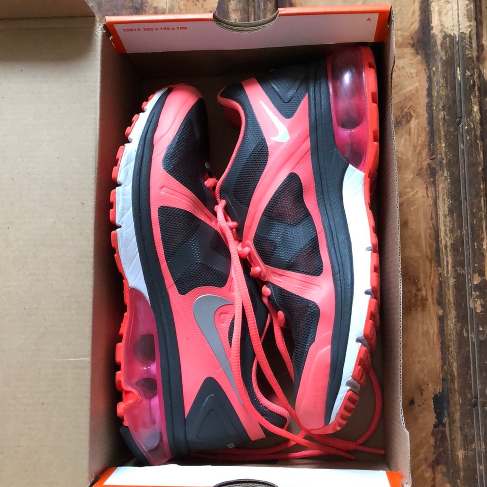 Nike shoes 👟 size 6.5
